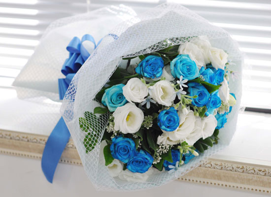 That's cool - Blue rose bouquet