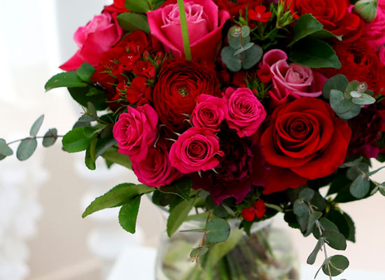 [/ fourseasons flower /ɻ] Spring red bouquet