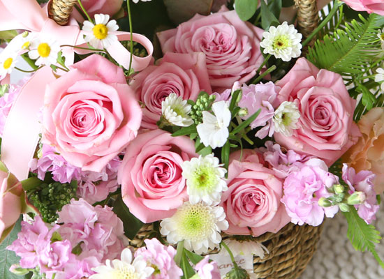 Roseday - Pink roses basket