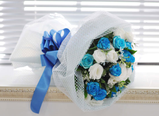 That's cool - Blue rose bouquet