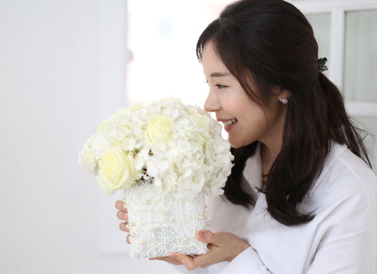Invaluable white day -  ӿ    ɹ