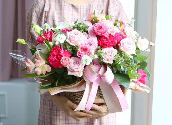전국으로 꽃 보내세요 - 풍성한 핑크 꽃바구니 꽃집 꽃배달
