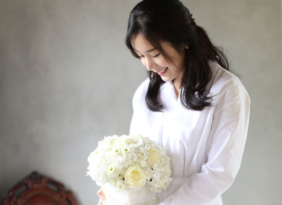 Invaluable white day -  ӿ    ɹ