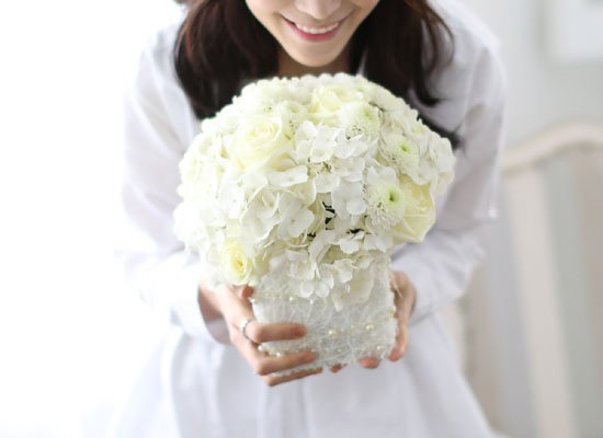 Invaluable white day -  ӿ    ɹ