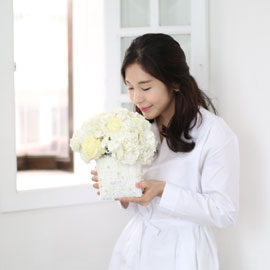 Invaluable white day -  ӿ   ɹ 