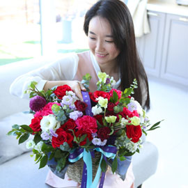 전국으로 꽃 보내세요 - 풍성한 레드 꽃바구니 꽃배달 꽃집
