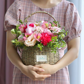 전국으로 꽃 보내세요 - 귀여운 핑크 꽃바구니 꽃배달 꽃집