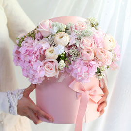 Chic feminine Pink lady