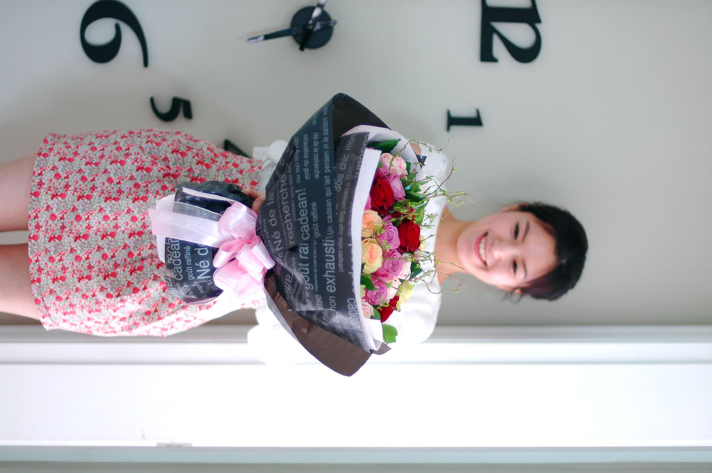 []All that rose - I Know a Girl