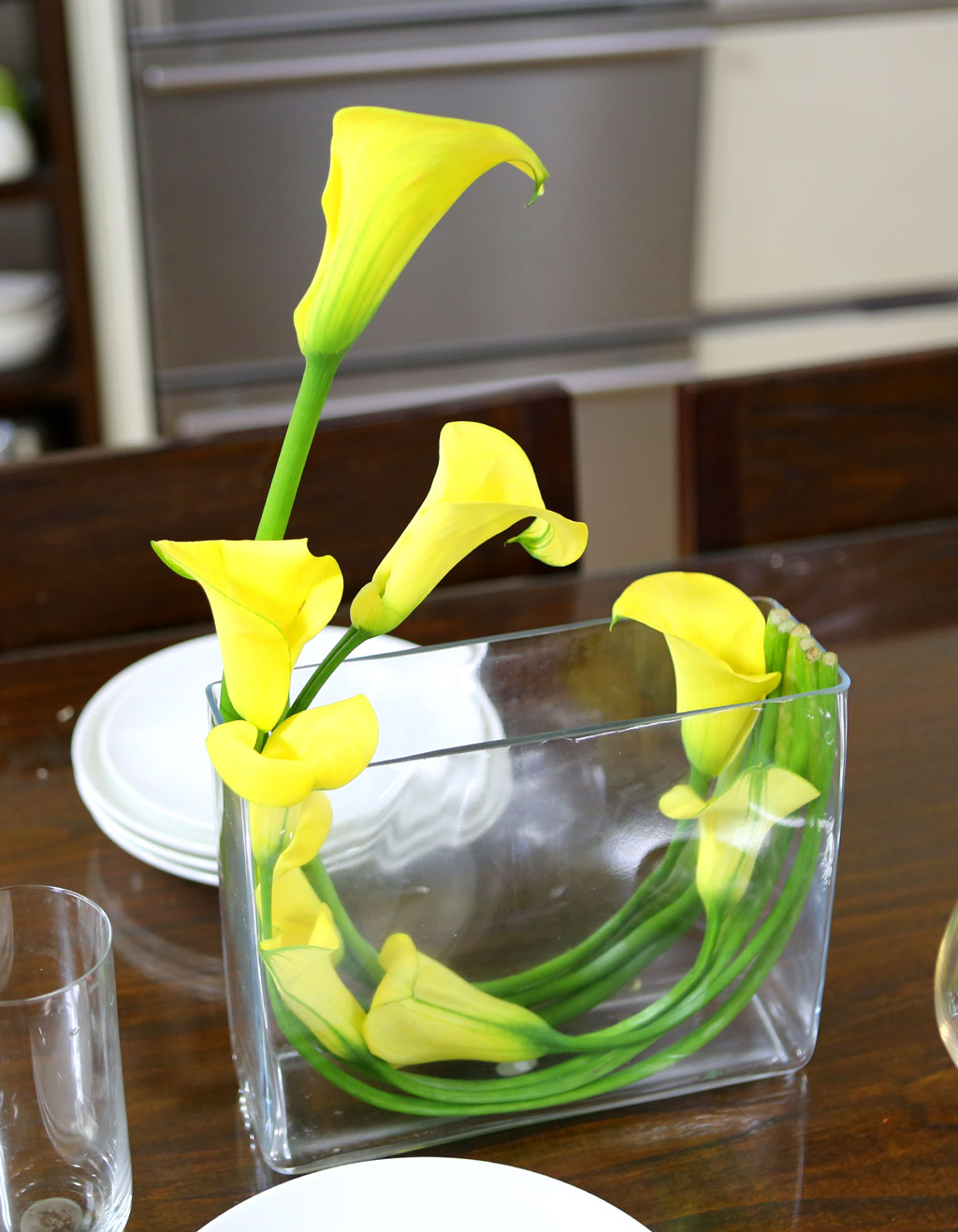 Flowers in harmony with container - Cala  ɹ