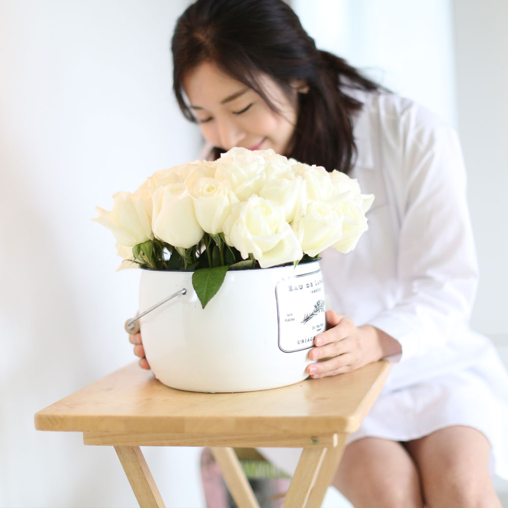 Invaluable white day - white rose (Èò»öÇöó¿ö¹Ú½º·Î º¯°æµÊ)