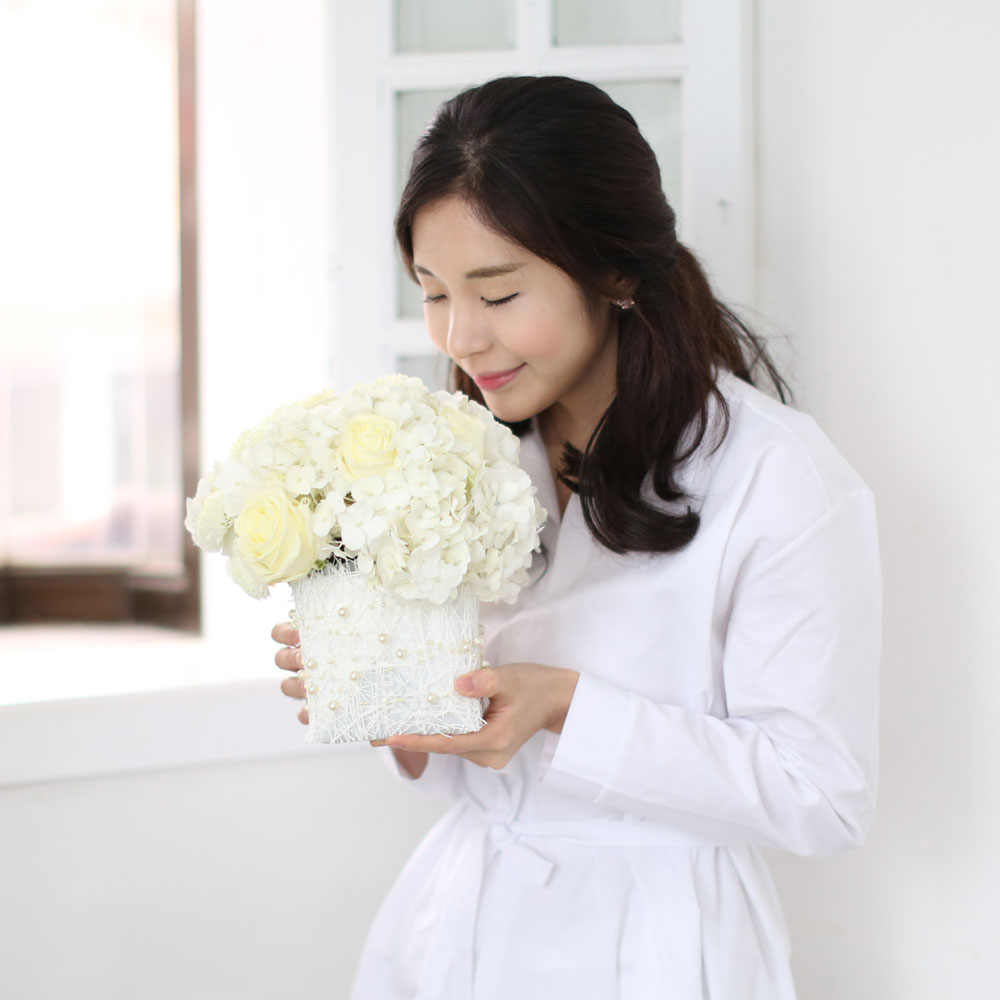 Invaluable white day -  ӿ    ɹ