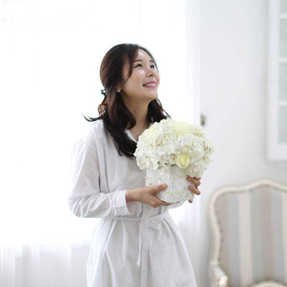 Invaluable white day -  ӿ    ɹ