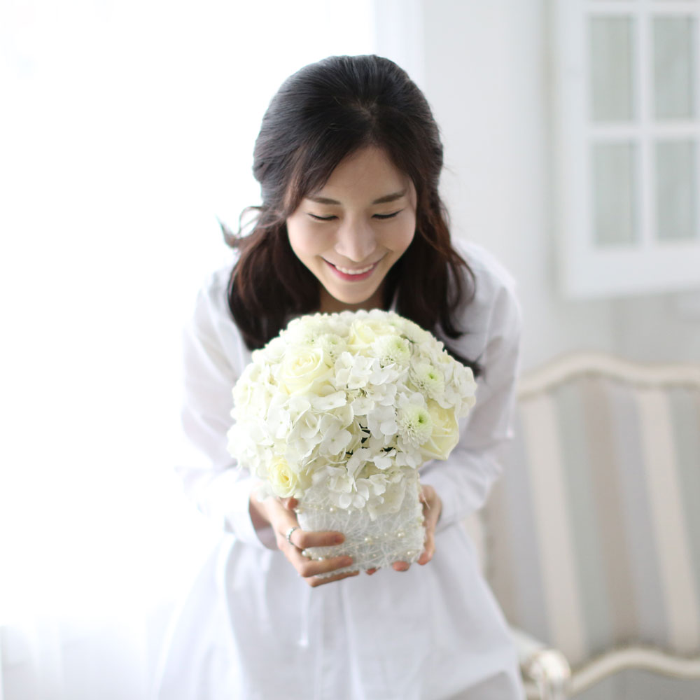 Invaluable white day -  ӿ    ɹ