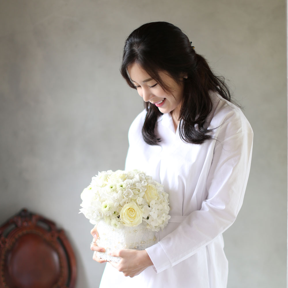 Invaluable white day -  ӿ    ɹ