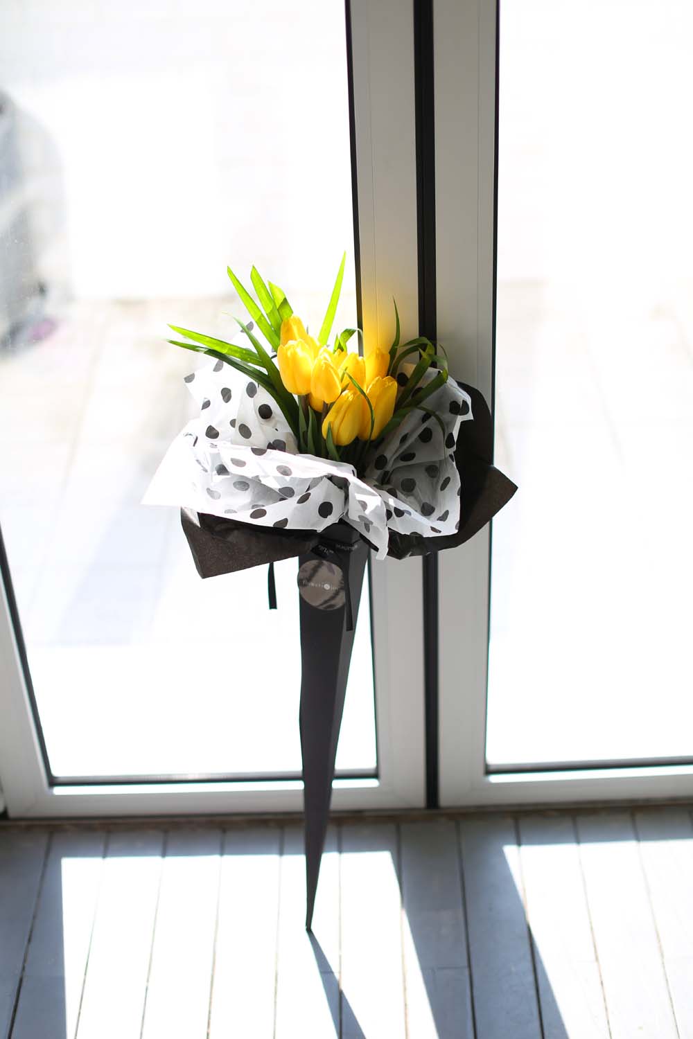 [100 Ǹ]Valentines day - line simple yellow tulip ڷ Ʈ  ɹ