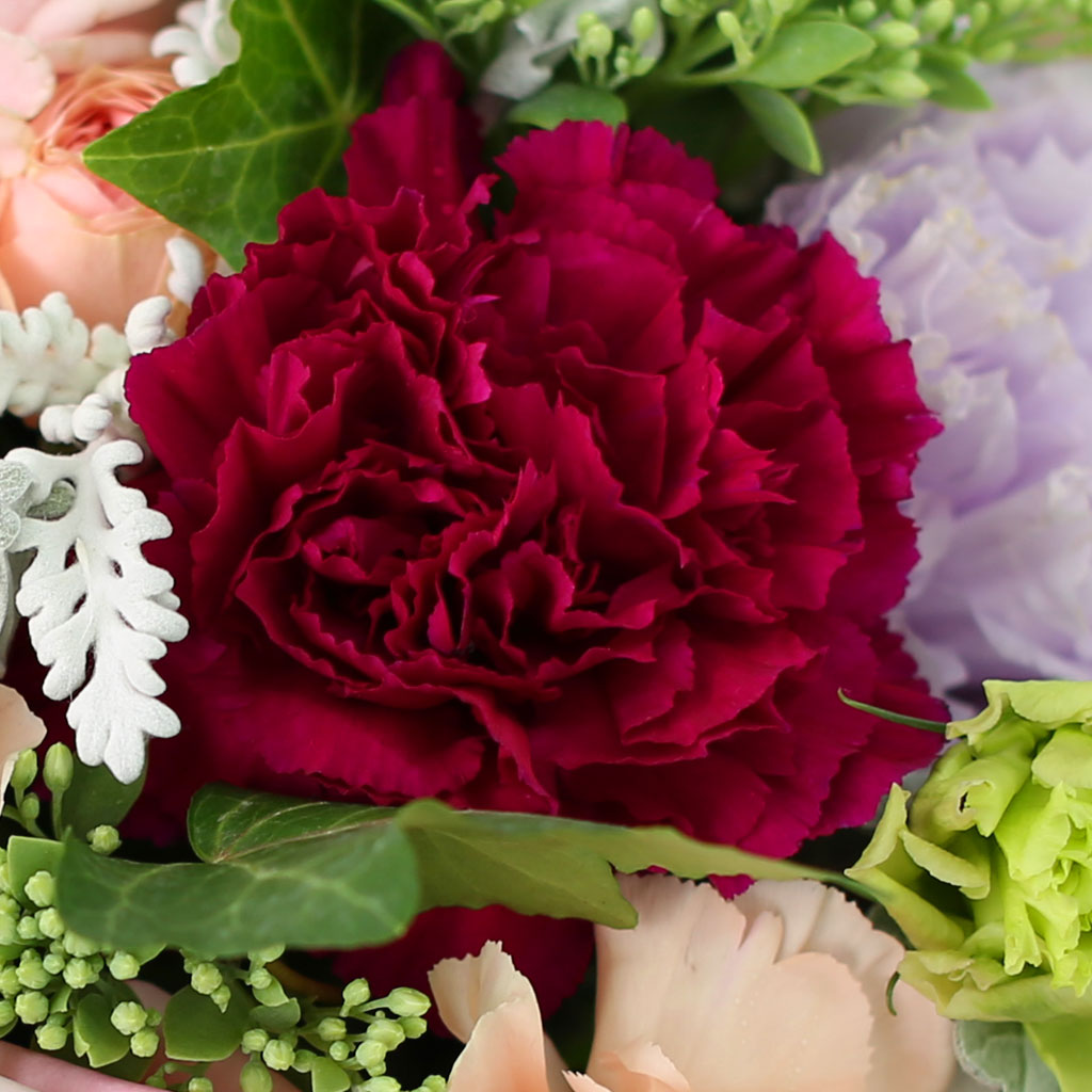 Spring loves A taste of honey