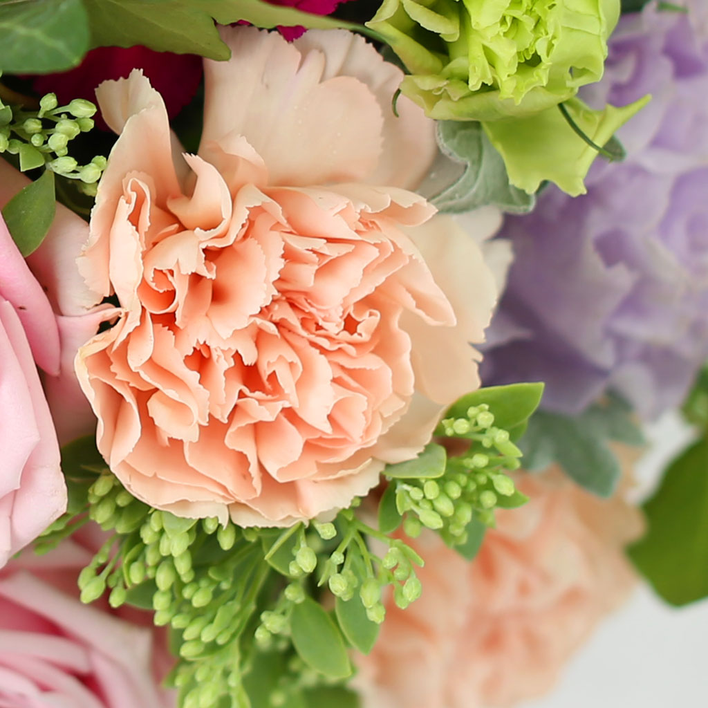 Spring loves A taste of honey