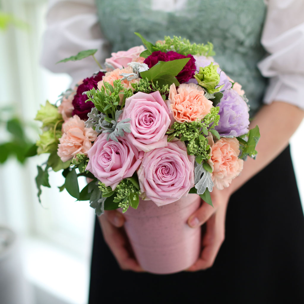 Spring loves A taste of honey