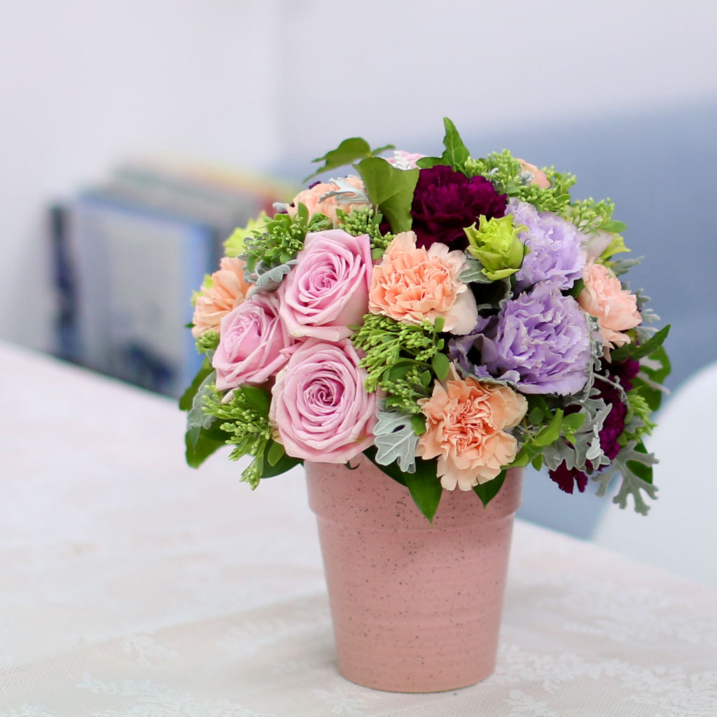 Spring loves A taste of honey