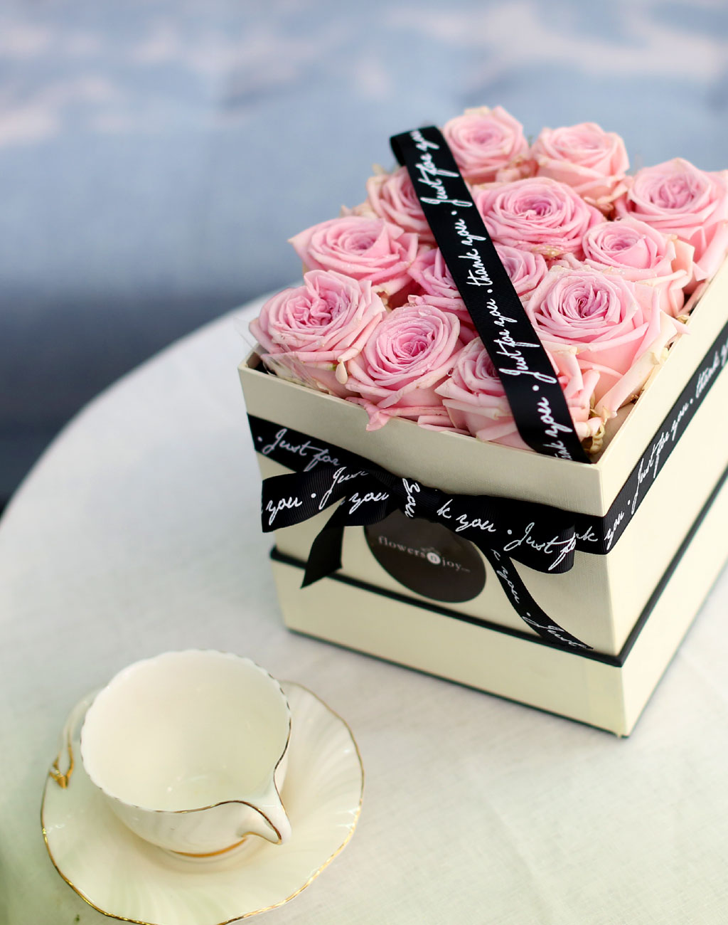 Spring loves Simple pink roses  ɹ