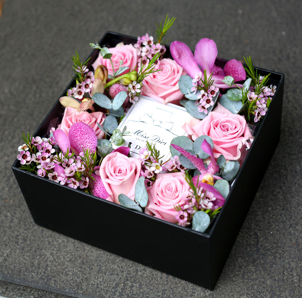 (¿¹¾àÁÖ¹®)Fragrance with flowers Miss Dior ²ÉÁý ²É¹è´Þ