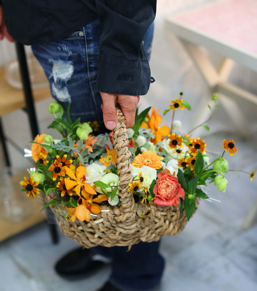 Fall in love - with people's smiles  ɹ