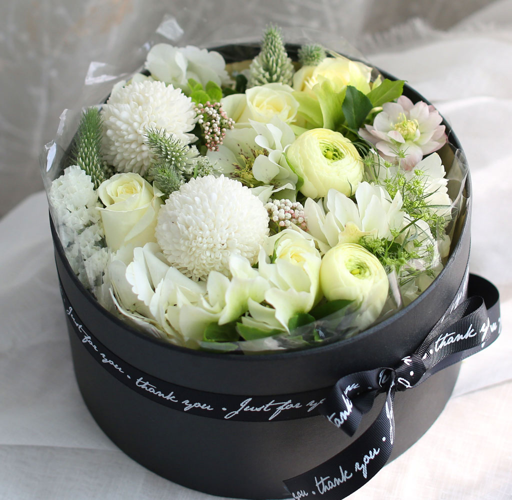 [,] Love is a rose - White swan  ɹ