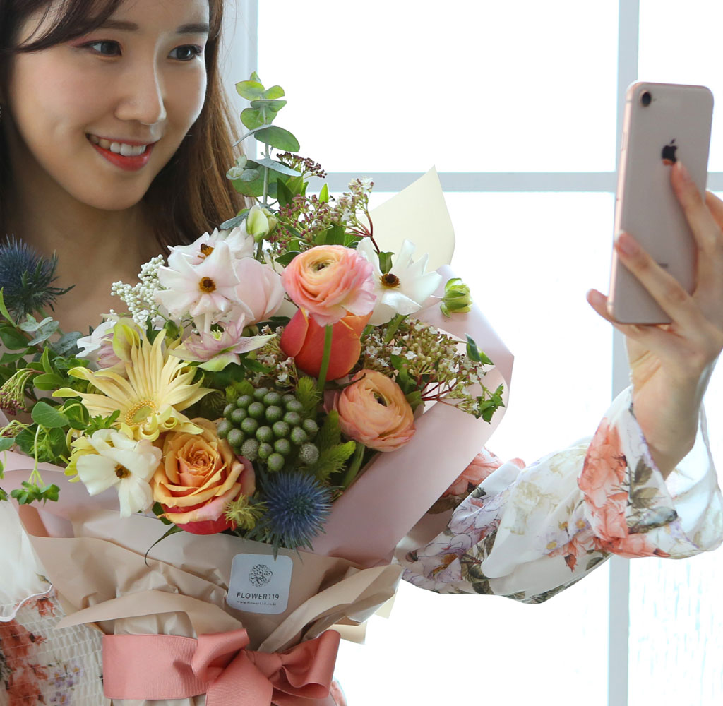 [ ǹ]Spring & sweet  M-a-r-c-h  ɹ