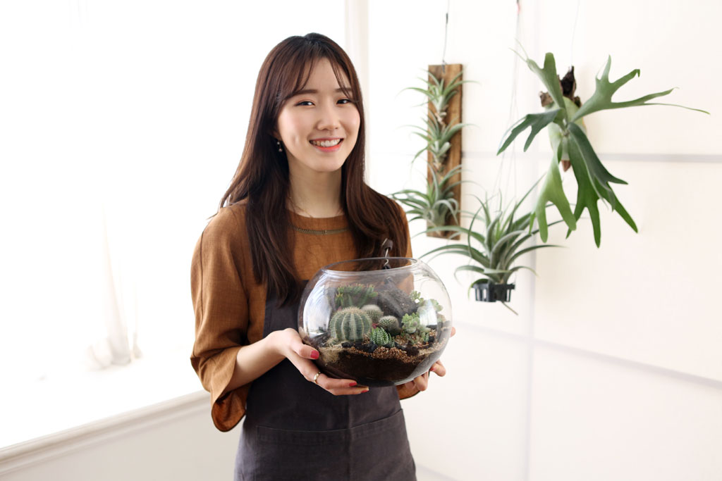 À¯¸®º´¾È¿¡ ÀÛÀº Á¤¿øÀ» ²Ù¸ì¾î¿ä - ´ÙÀ°Å׶󸮿ò ¿øÇü´ë