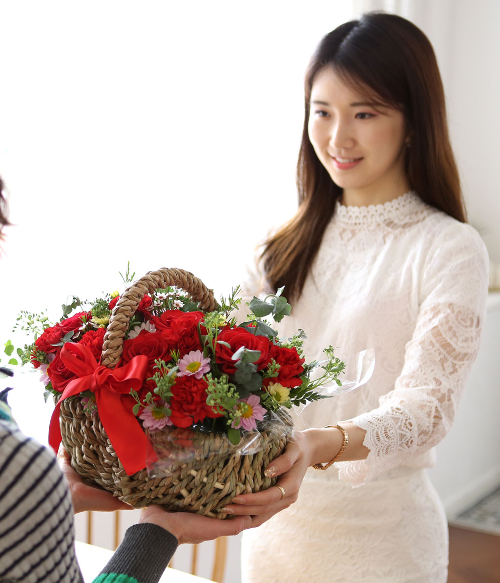 {} Feel my heart  ɹ