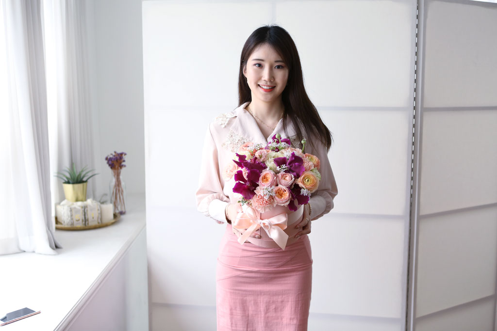 {, } Sweatest Pink love story  ɹ