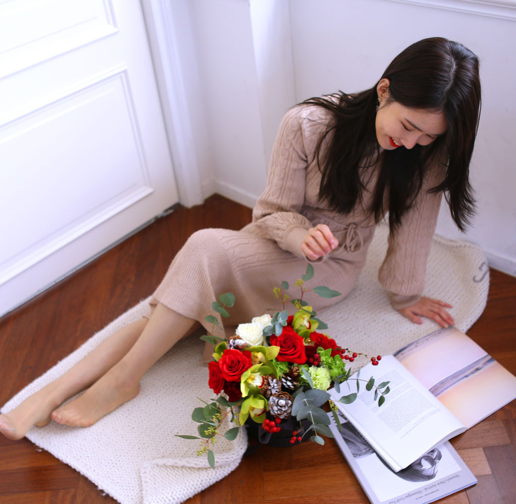 Yes it is  Christmas time is here  ɹ