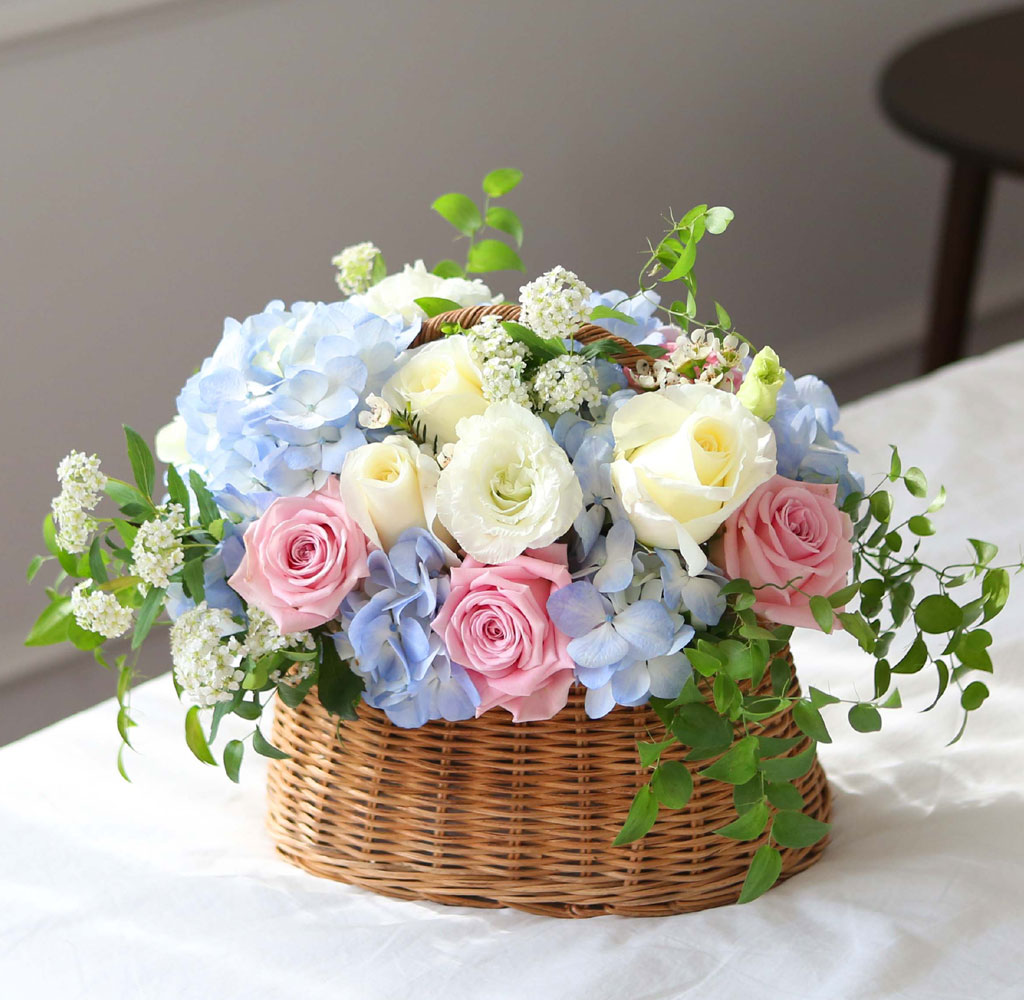 [/ ]First Love - ù   ɹ