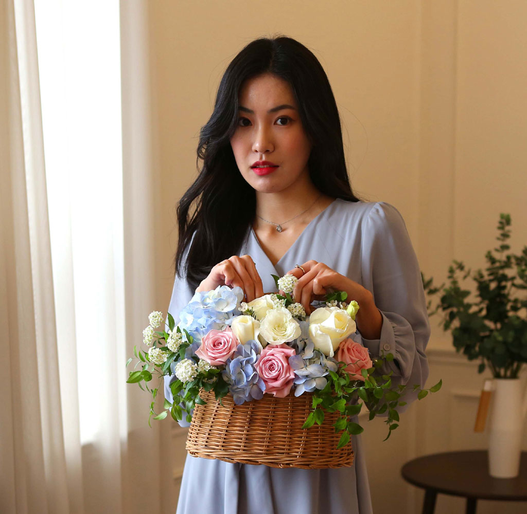 [/ ]First Love - ù   ɹ