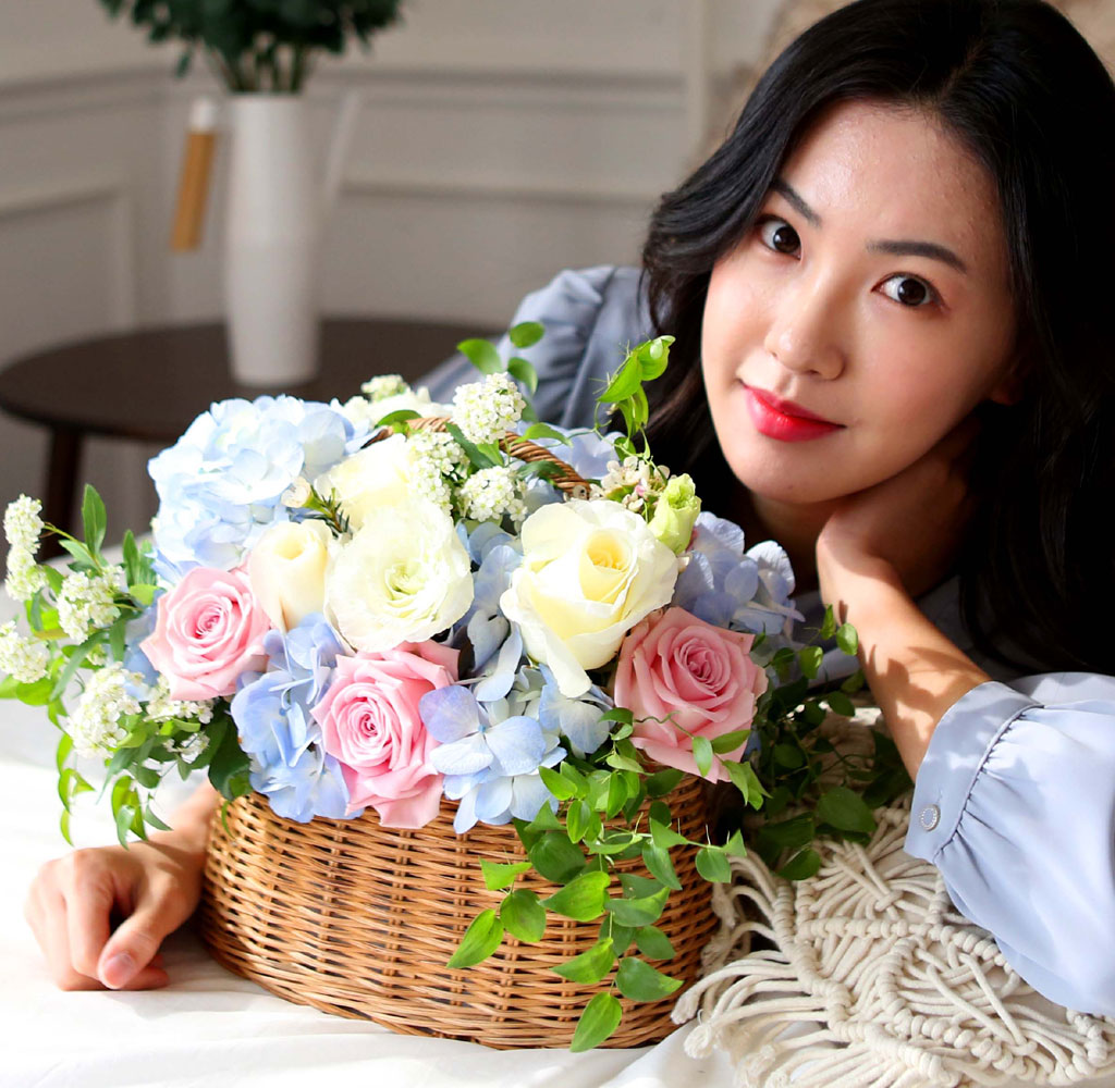 [/ ]First Love - ù   ɹ