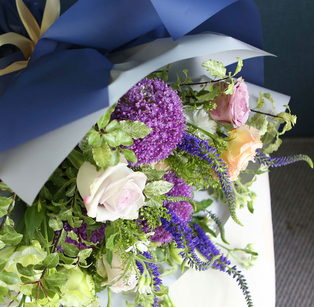 Yes it is    ɹ(˸纯)  ɹ