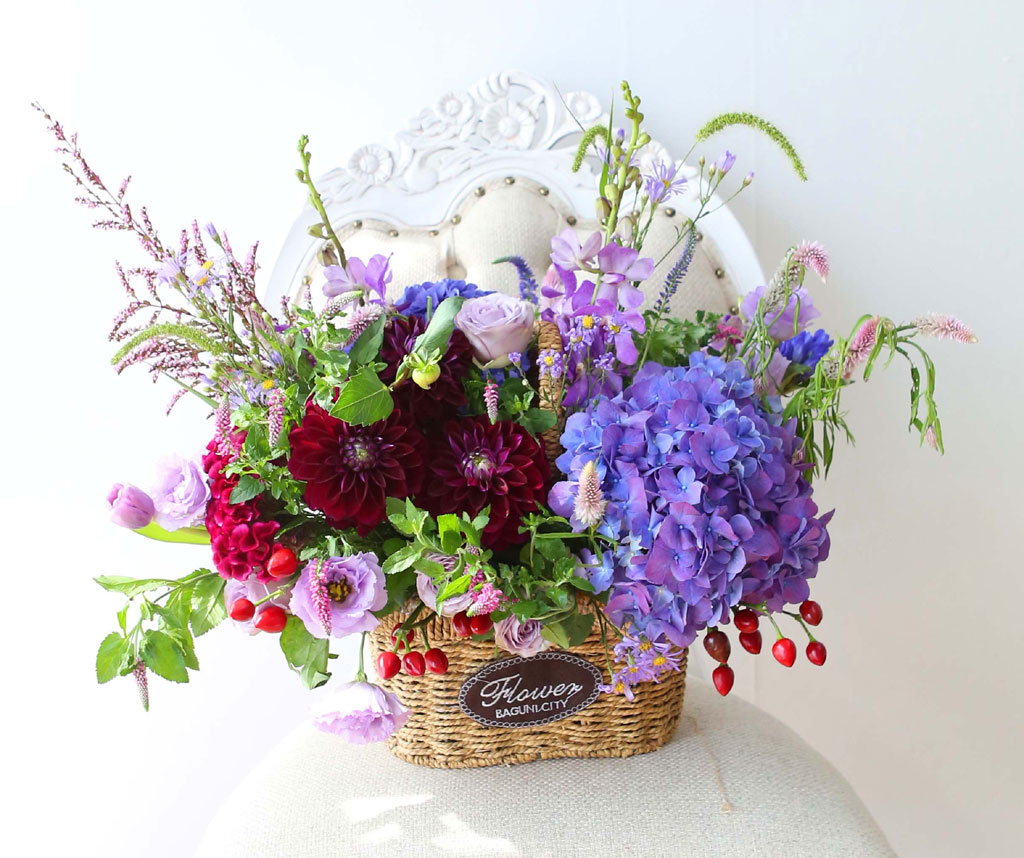 Yes it is   Autumnal Tints  ɹ