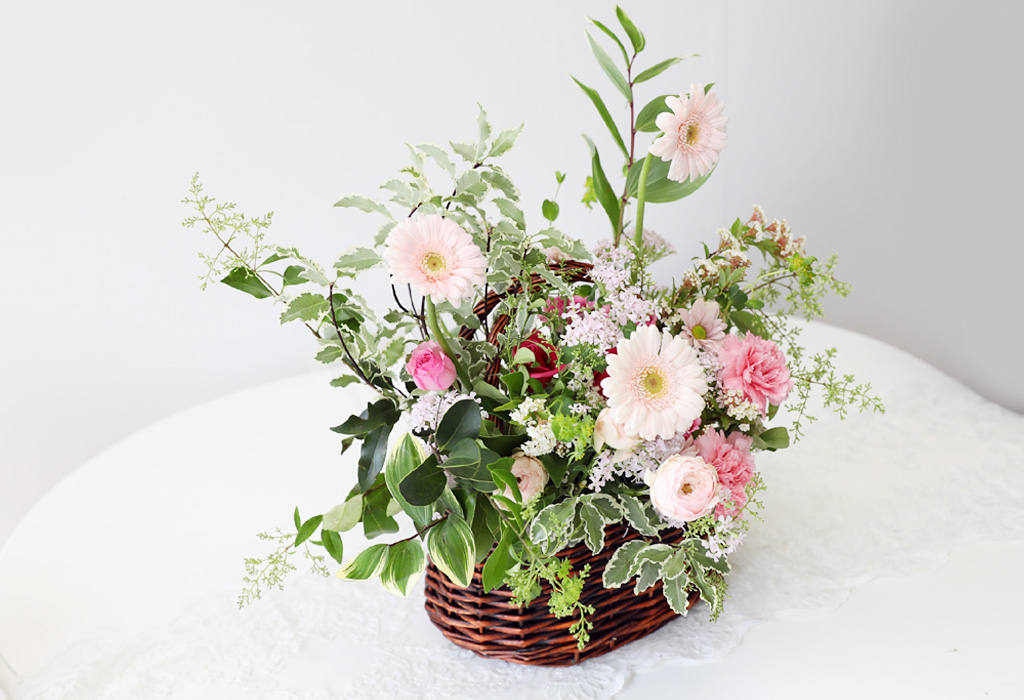 [ʺ ʿ ] - Picnic in the pink garden  ɹ