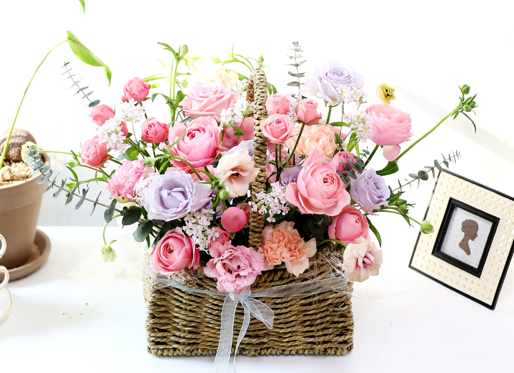 [for valentine's day] love is pink