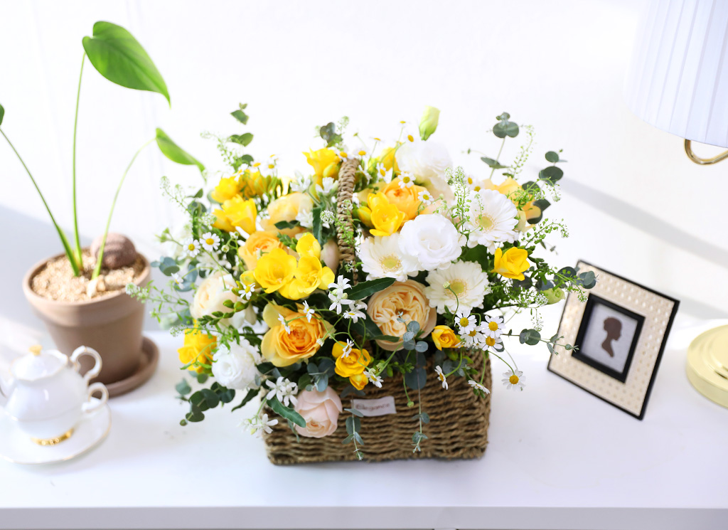 [for valentine's day] love is yellow