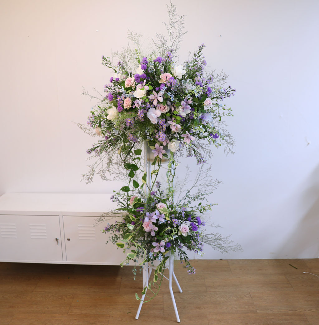 Purple Modern Elegance
