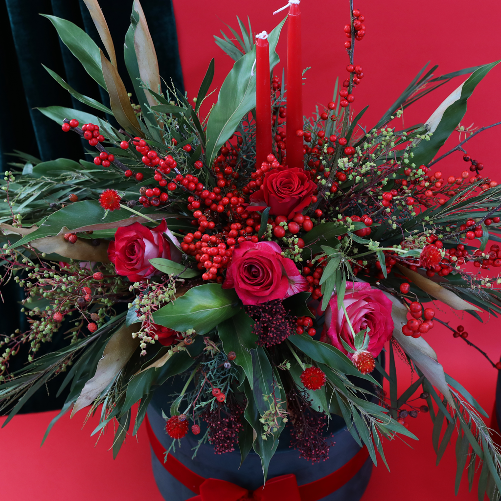 Scarlet Candle Centerpiece  ɹ