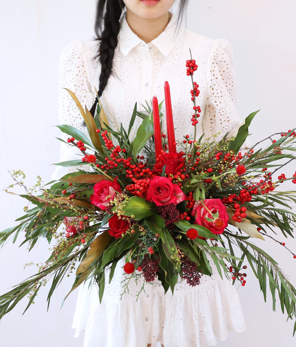 Scarlet Candle Centerpiece  ɹ