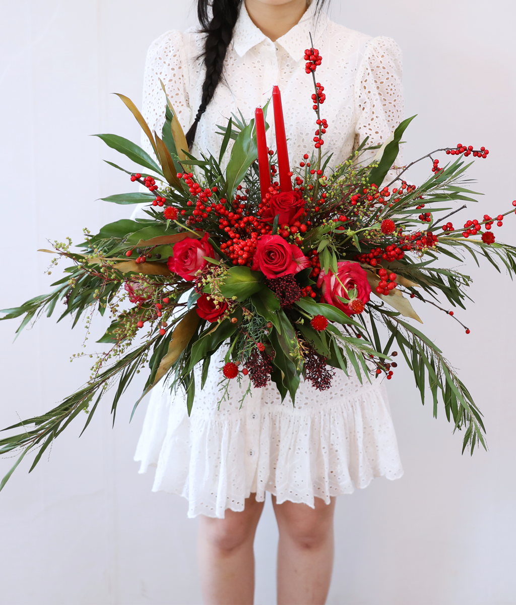Scarlet Candle Centerpiece  ɹ