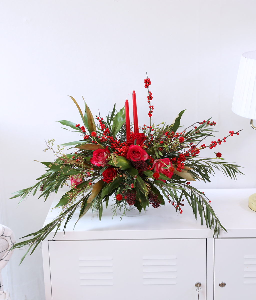 Scarlet Candle Centerpiece  ɹ