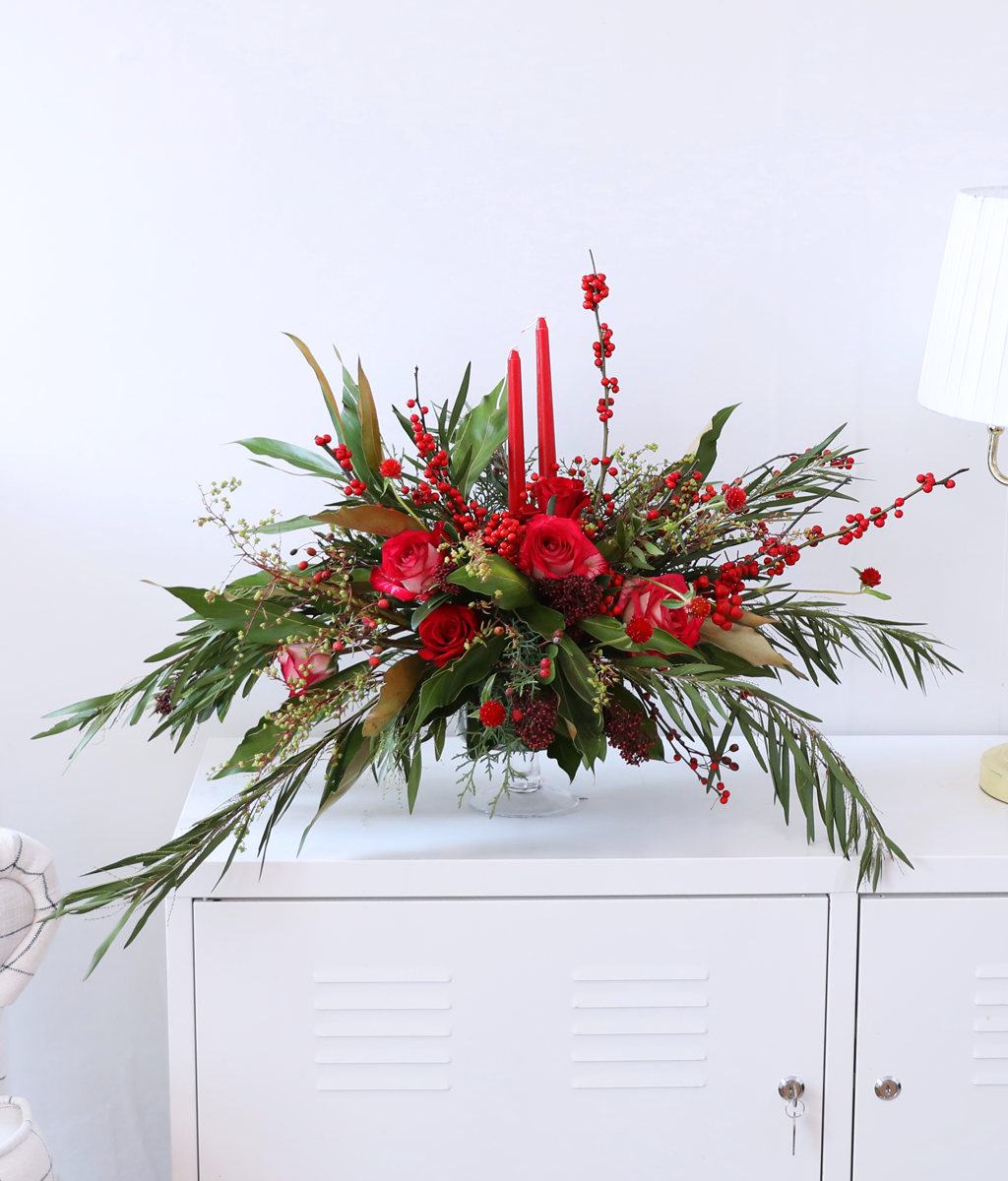 Scarlet Candle Centerpiece  ɹ