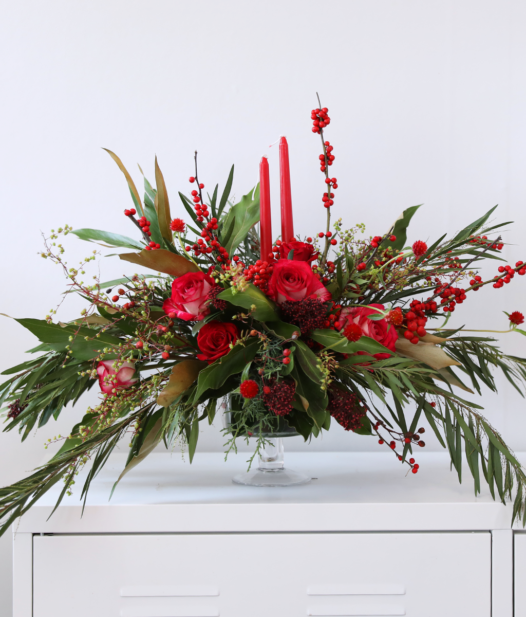Scarlet Candle Centerpiece  ɹ