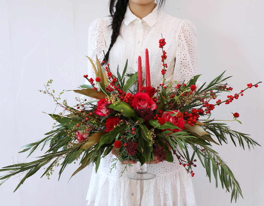 Scarlet Candle Centerpiece  ɹ