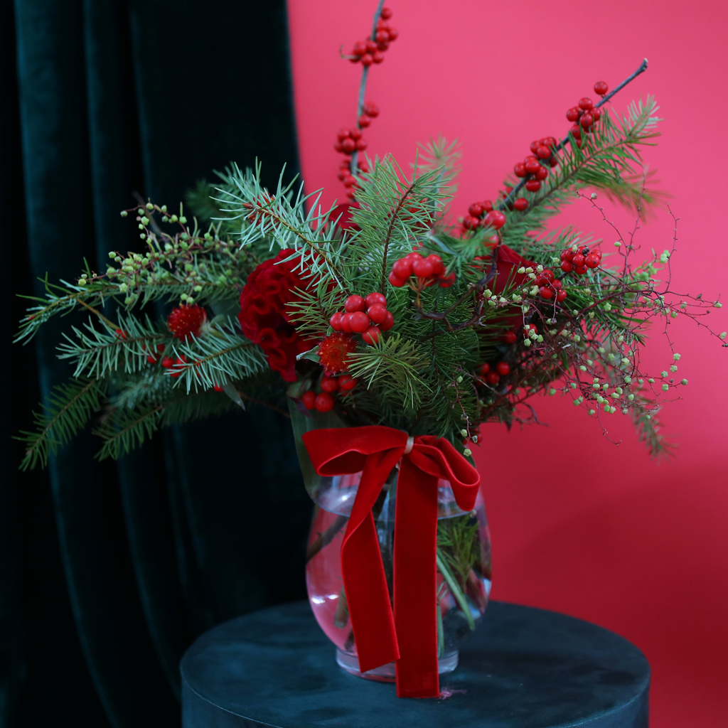 Mini Christmas Vase Bouquet  ɹ